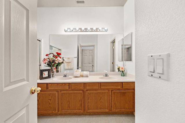 710 City Walk Pl 4, Hayward, CA 94541