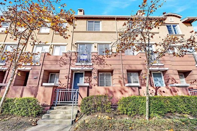 710 City Walk Pl 4, Hayward, CA 94541