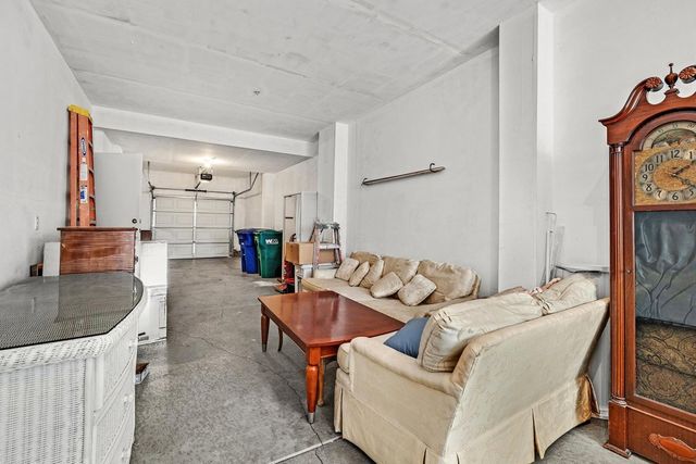 710 City Walk Pl 4, Hayward, CA 94541