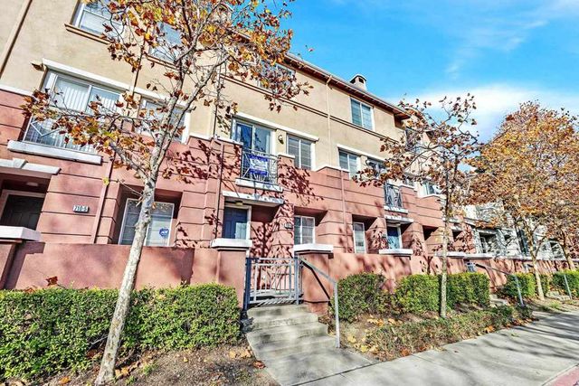 710 City Walk Pl 4, Hayward, CA 94541