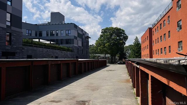 141-33 78th Ave 2B, Kew Garden Hills, NY 11367