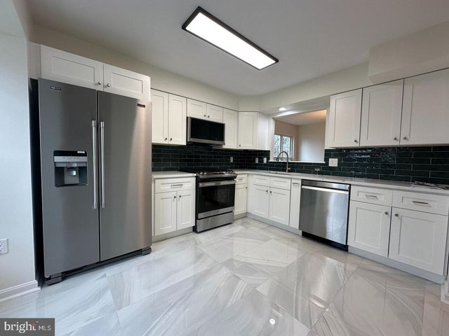 14560 WOODGATE MANOR CIR, Centreville, VA 20120