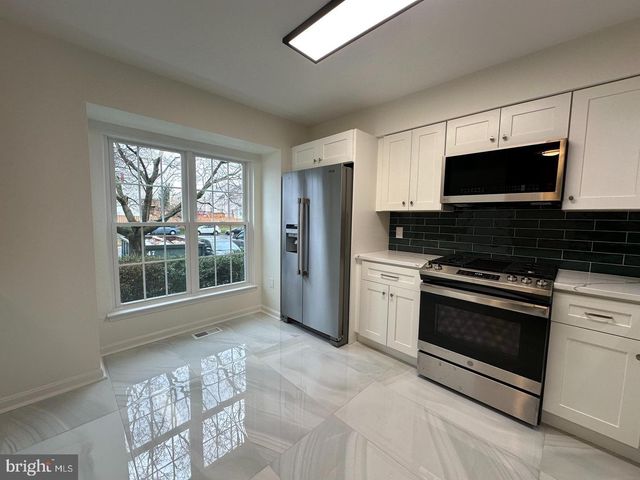 14560 WOODGATE MANOR CIR, Centreville, VA 20120