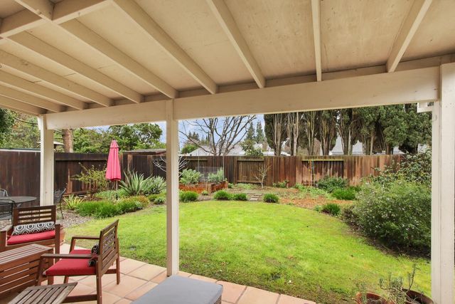 2144 Calaveras Ave, Davis, CA 95616