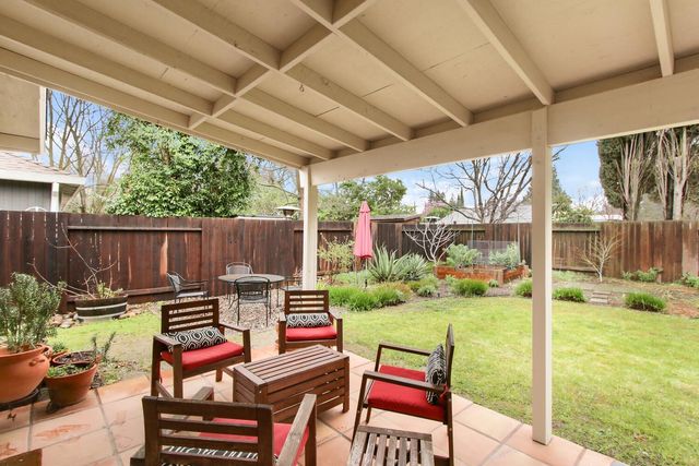 2144 Calaveras Ave, Davis, CA 95616