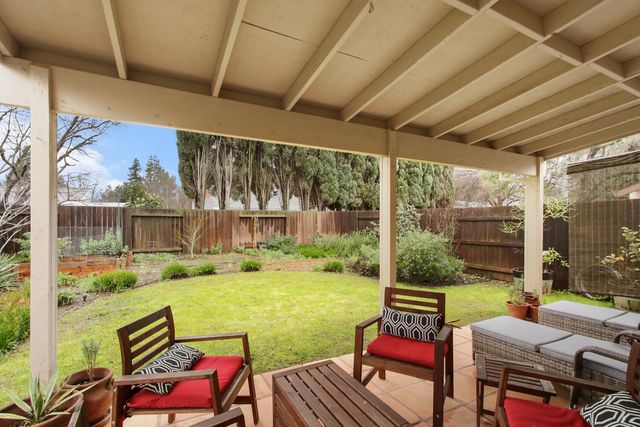 2144 Calaveras Ave, Davis, CA 95616