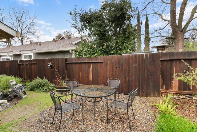 2144 Calaveras Ave, Davis, CA 95616