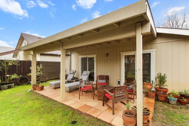 2144 Calaveras Ave, Davis, CA 95616