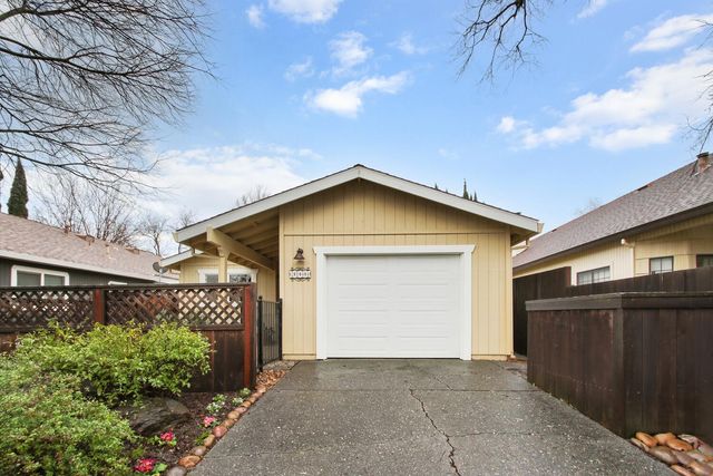 2144 Calaveras Ave, Davis, CA 95616