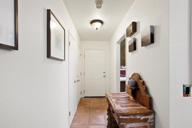 2144 Calaveras Ave, Davis, CA 95616