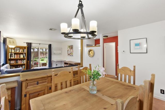 2144 Calaveras Ave, Davis, CA 95616