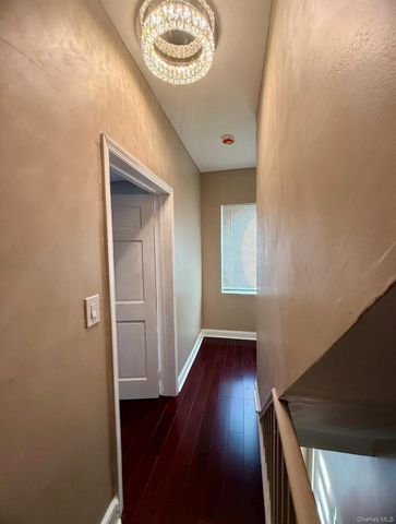 421 Roquette Avenue, South Floral Park, NY 11001