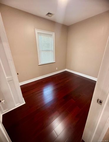 421 Roquette Avenue, South Floral Park, NY 11001