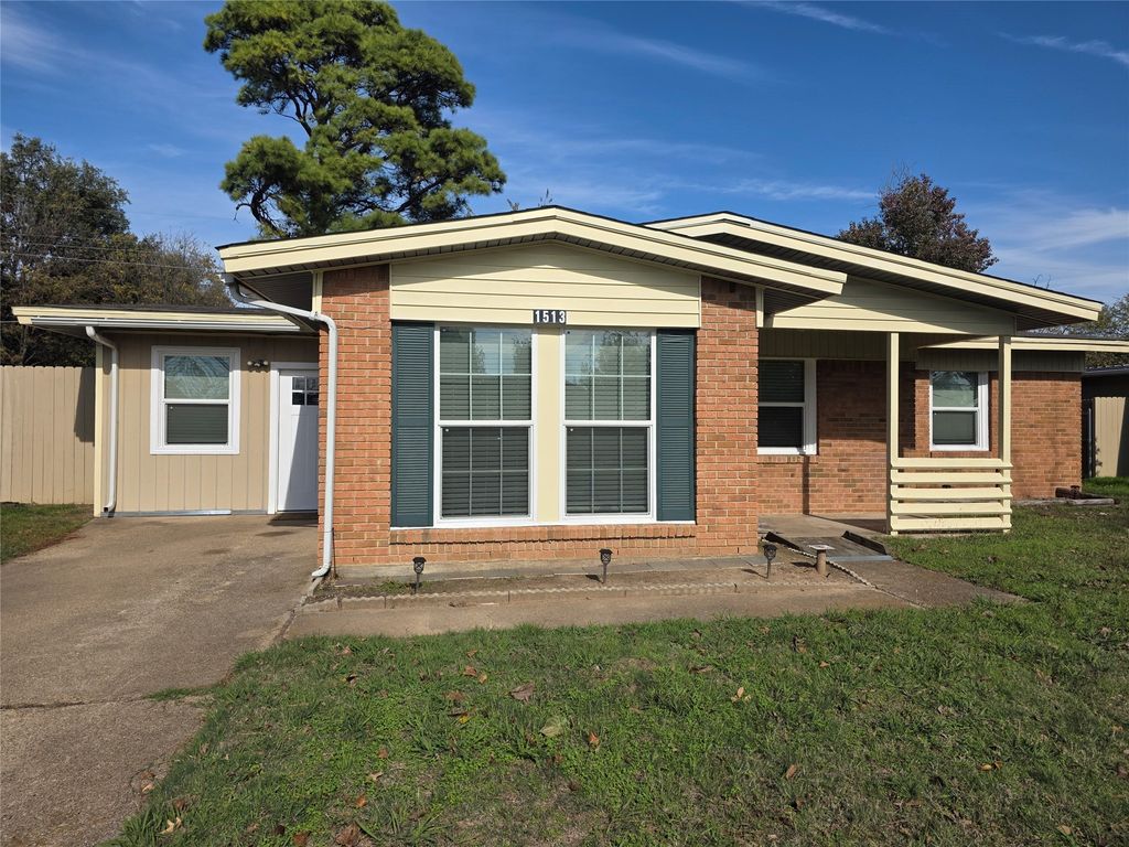 1513 arcady Lane, Irving, TX 75061