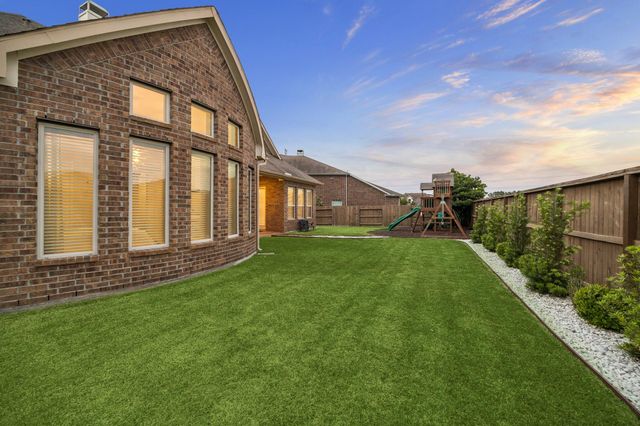 631 Aquilla Square, Webster, TX 77598