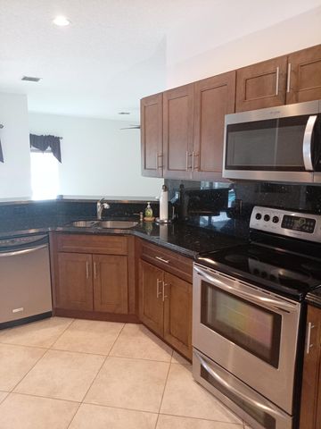 3945 Diamond Chip Court, Wellington, FL 33414