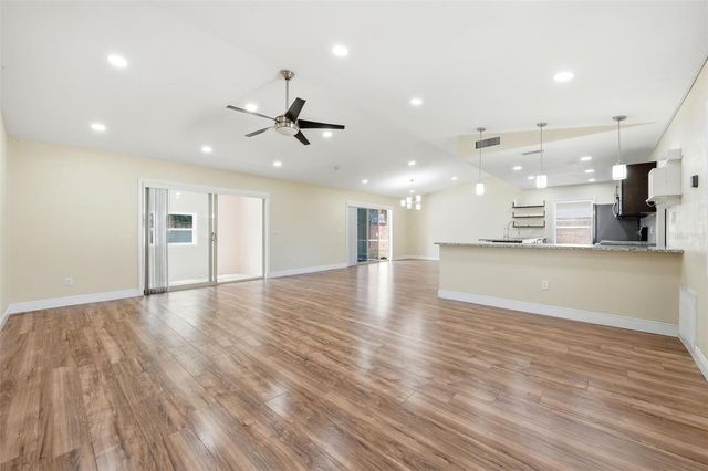 132 SAGEWOOD COURT, Apopka, FL 32703