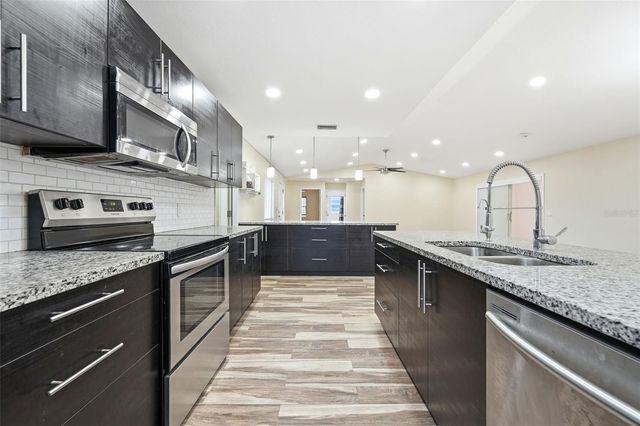 132 SAGEWOOD COURT, Apopka, FL 32703