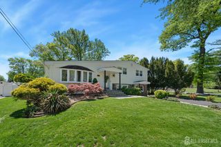 88 Montrose Avenue, Colonia, NJ 07067