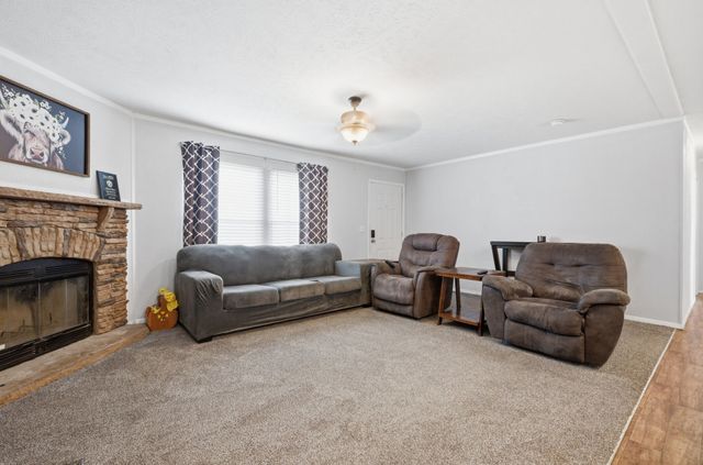 650 Lone Star Road, Whitesboro, TX 76273