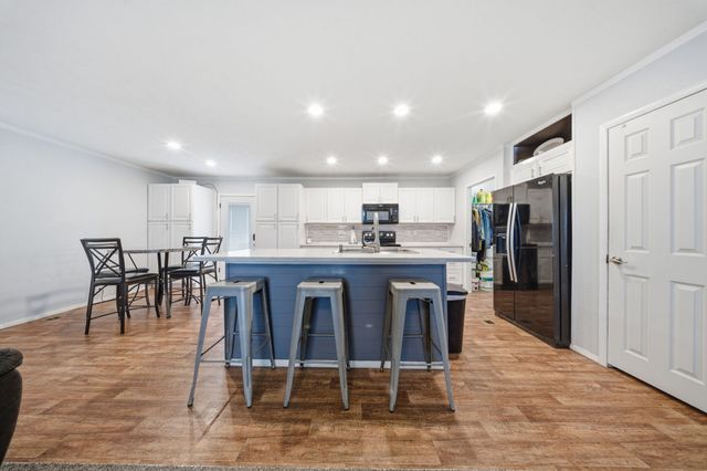 650 Lone Star Road, Whitesboro, TX 76273