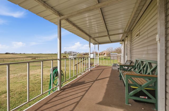 650 Lone Star Road, Whitesboro, TX 76273