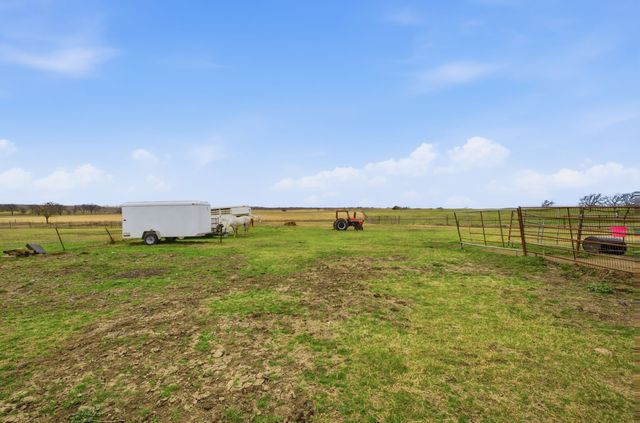 650 Lone Star Road, Whitesboro, TX 76273