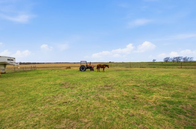 650 Lone Star Road, Whitesboro, TX 76273