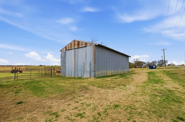 650 Lone Star Road, Whitesboro, TX 76273