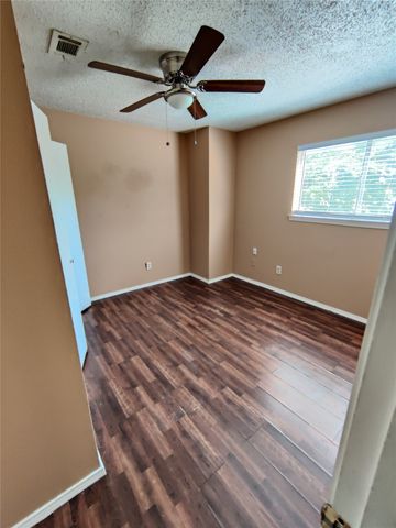 130 Country Bend Drive, Duncanville, TX 75137