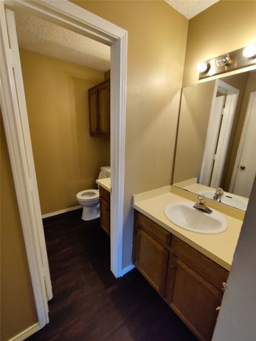 130 Country Bend Drive, Duncanville, TX 75137