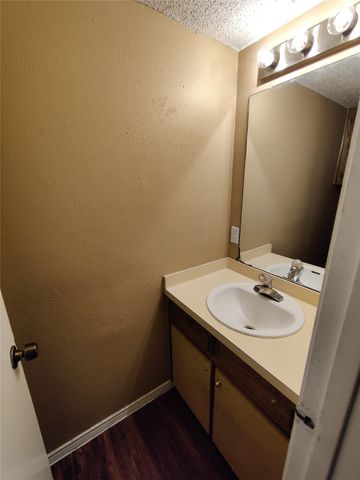 130 Country Bend Drive, Duncanville, TX 75137