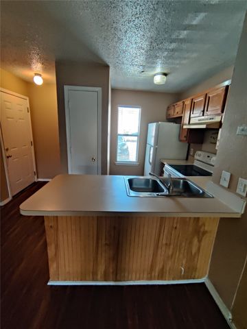 130 Country Bend Drive, Duncanville, TX 75137