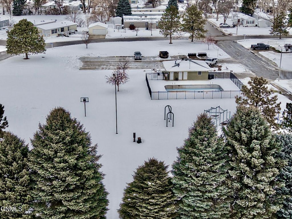 314 Sussex Street, Bismarck, ND 58504 photo 2