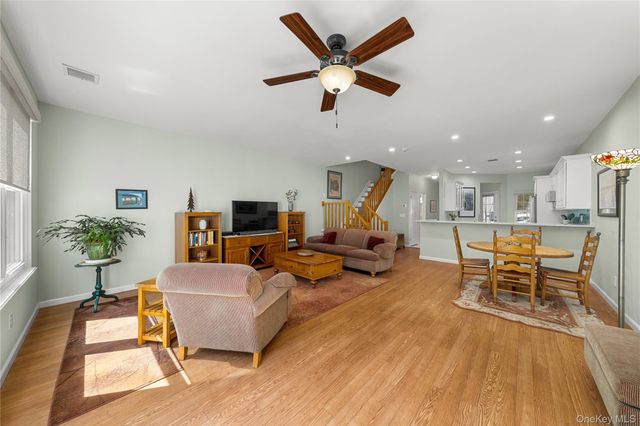 203 Windward Court N, Port Jefferson, NY 11777