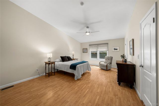 203 Windward Court N, Port Jefferson, NY 11777