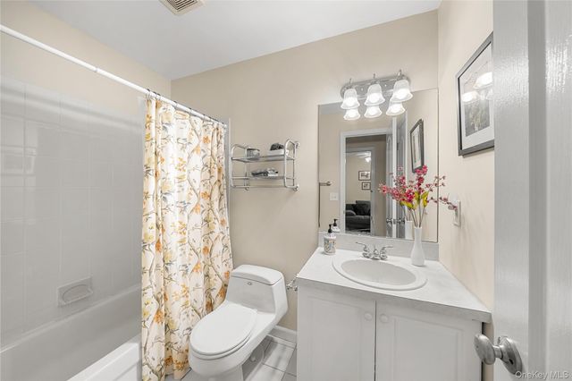 203 Windward Court N, Port Jefferson, NY 11777