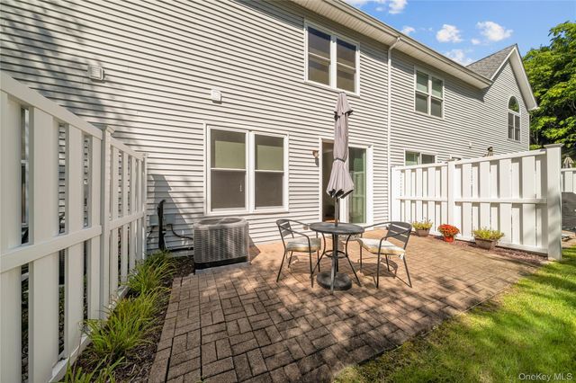 203 Windward Court N, Port Jefferson, NY 11777