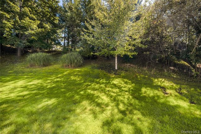 203 Windward Court N, Port Jefferson, NY 11777