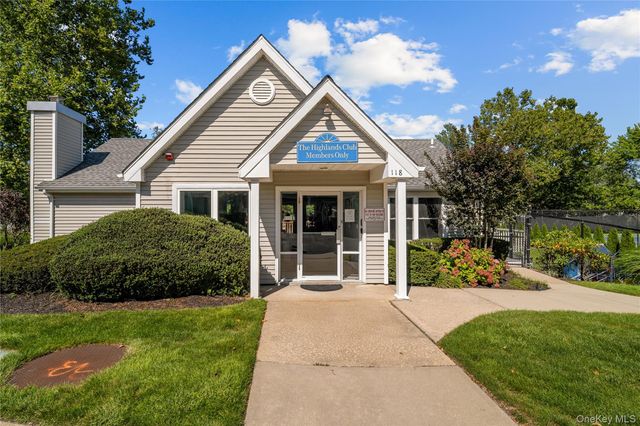 203 Windward Court N, Port Jefferson, NY 11777