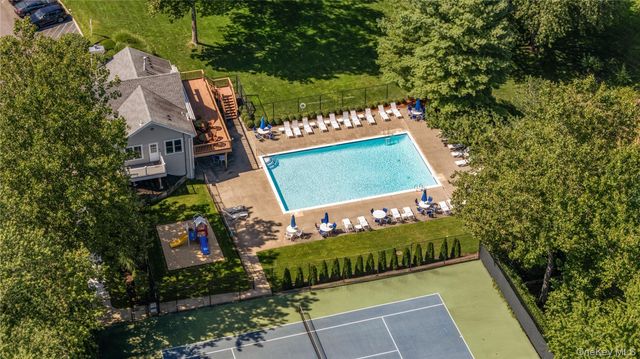 203 Windward Court N, Port Jefferson, NY 11777