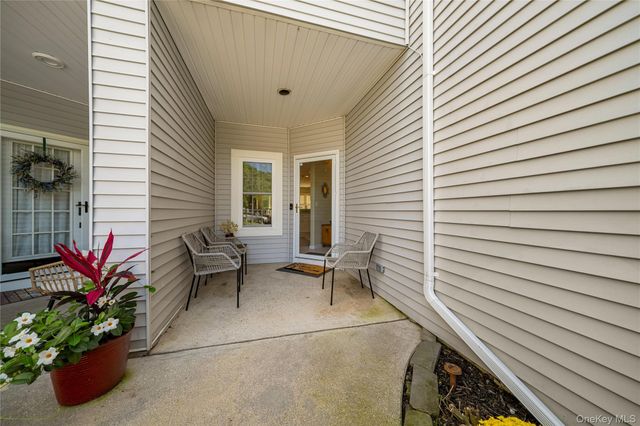 203 Windward Court N, Port Jefferson, NY 11777