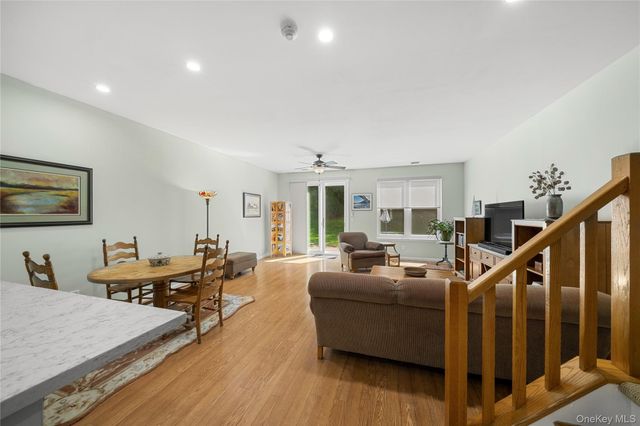 203 Windward Court N, Port Jefferson, NY 11777