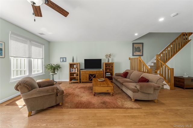 203 Windward Court N, Port Jefferson, NY 11777
