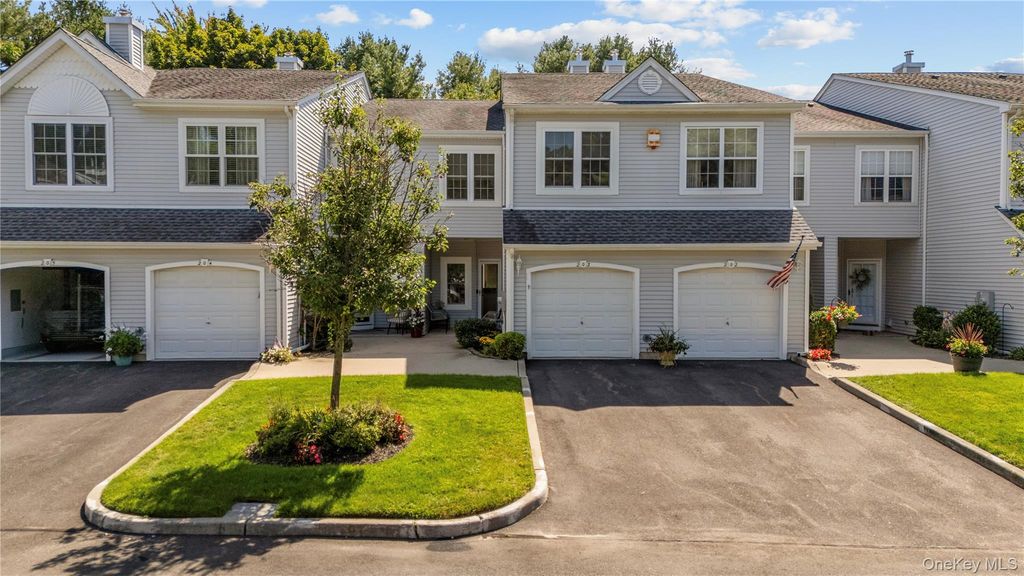 203 Windward Court N, Port Jefferson, NY 11777