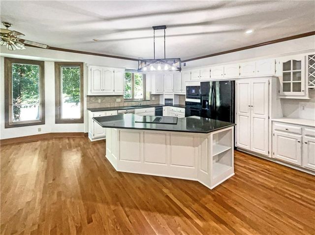 4940 Alden Street, Shawnee, KS 66216