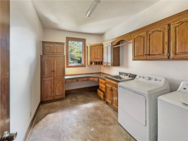 4940 Alden Street, Shawnee, KS 66216