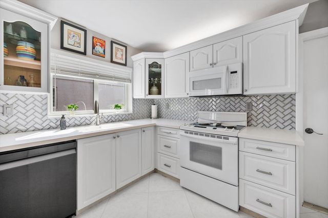 15541 Dover Court, Davie, FL 33331