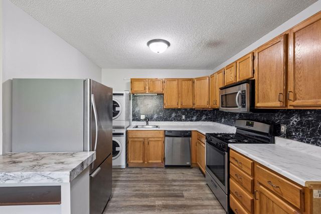 7410 72nd Lane N, Brooklyn Park, MN 55428