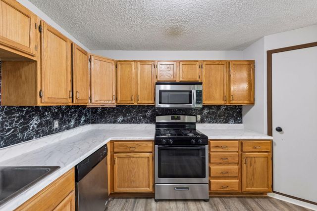 7410 72nd Lane N, Brooklyn Park, MN 55428